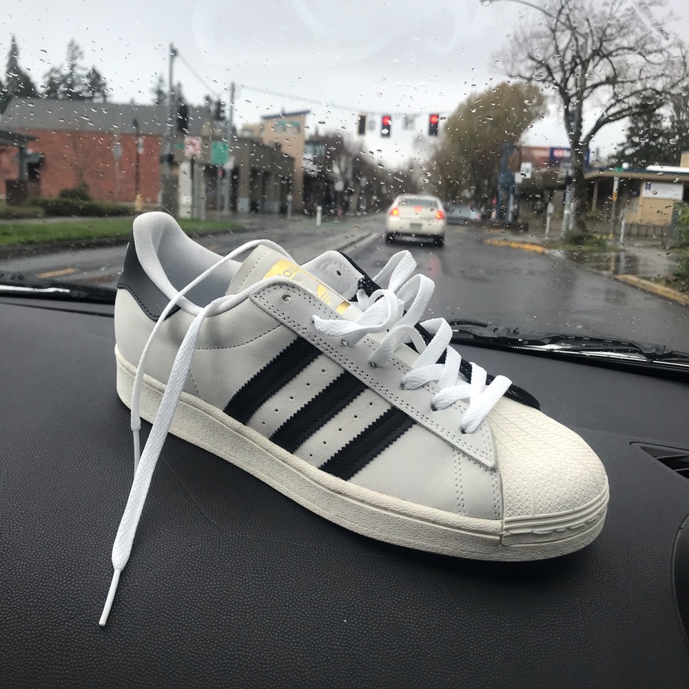 Adidas superstar size 10